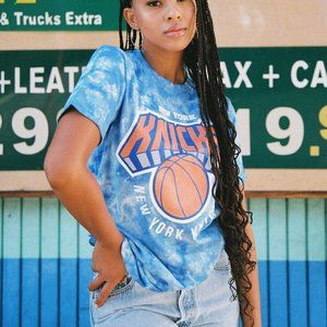 NWT New York Knicks NBA Authentic Young & Reckless Graphic T Shirt - MEDIUM